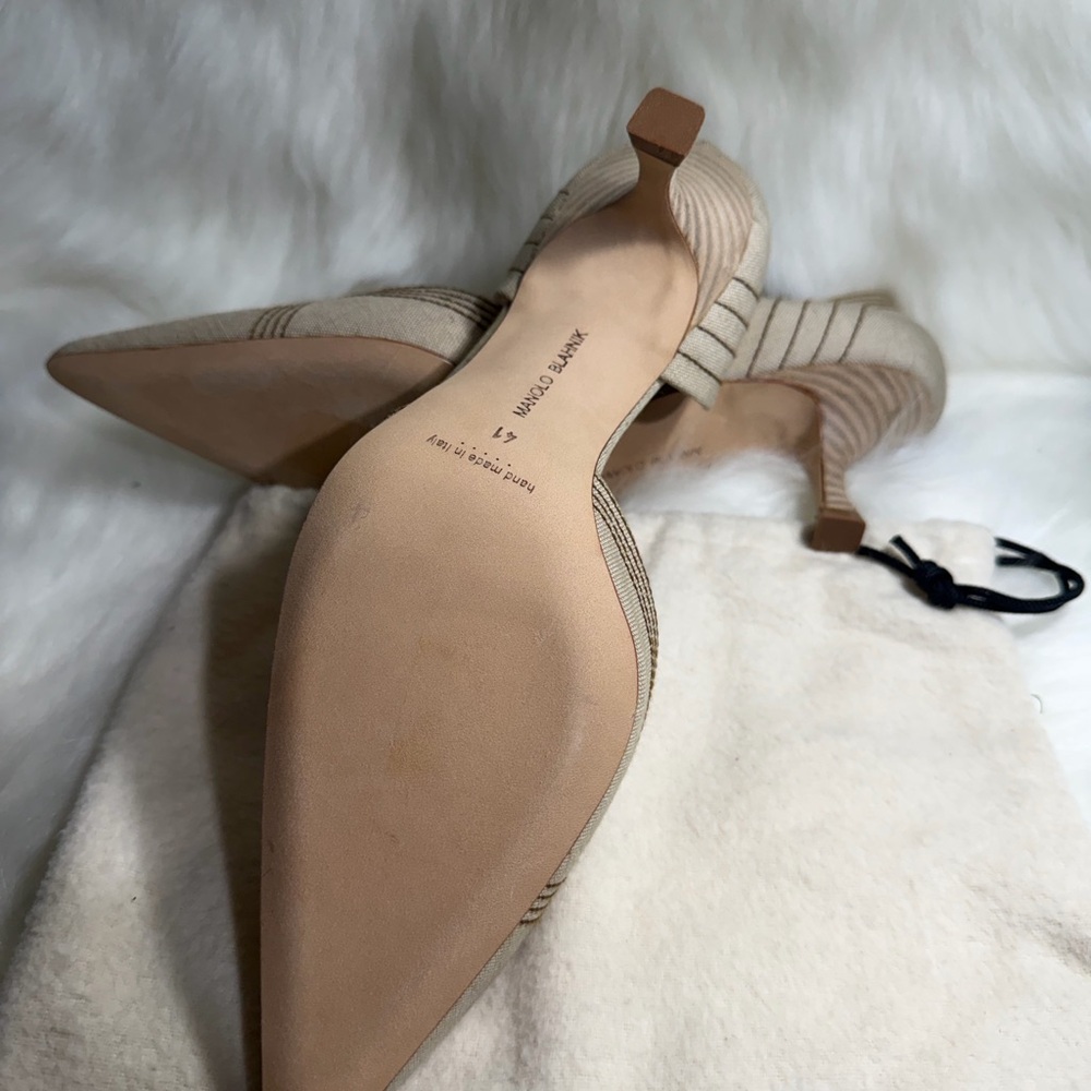 Manolo Blahnik Tan Pointed Toe Heels - Picture 3 of 8